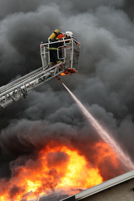 Incendiu devastator la Mănăstirea Stâmba Jiu: pompierii intervin pentru a salva chiliile