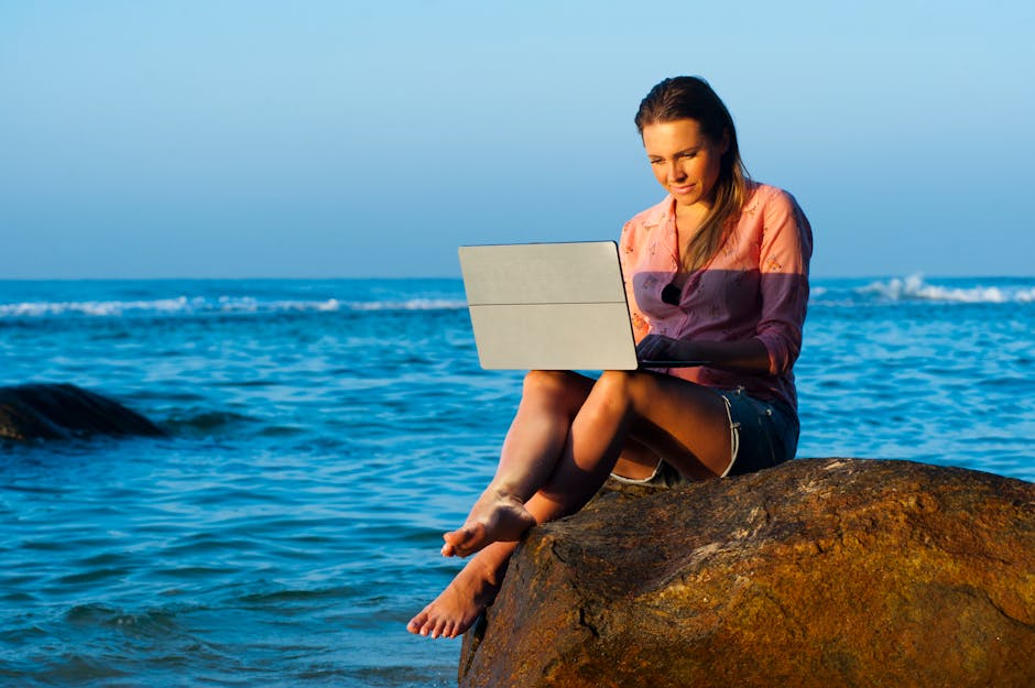 Sri Lanka introduce o viză specială pentru nomazii digitali: lucrează de pe plajă!