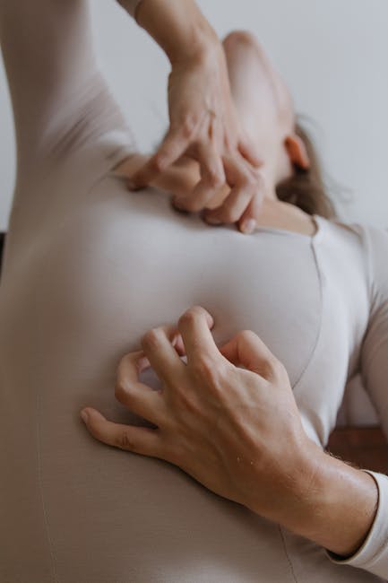 De ce ne ferim instinctiv de persoanele care se scarpină?