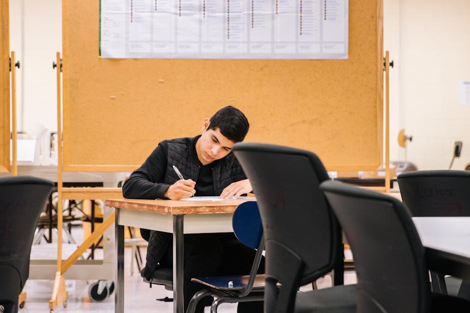 Liceenii din Timișoara își aleg viitorul la târgul educațional
