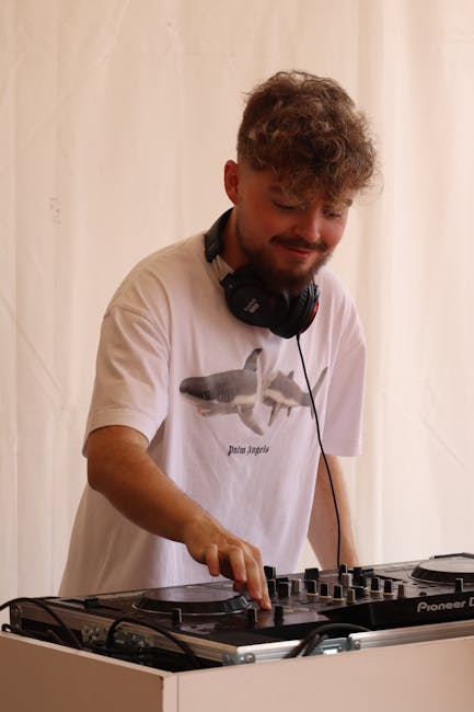 Talentul lui Sebastian Colibaba, un DJ de 12 ani, electrizează Românii au Talent