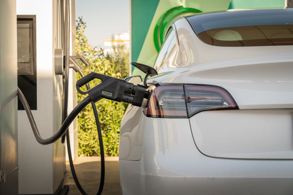 Cât de departe pot merge mașinile electrice: teste cu BMW, Mercedes și Tesla