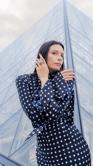 Tania Sălășan, model din Arad, strălucește la Paris Fashion Week