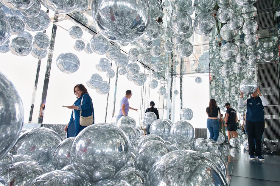 Descoperă New York-ul prin arta lui Viktoria Binschtok la Borderline Art Space