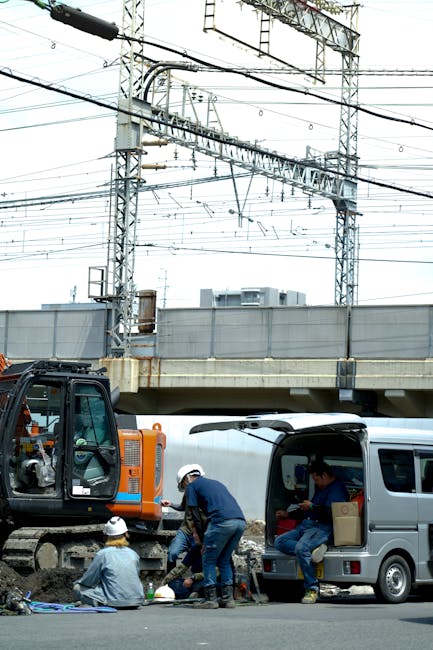 Un cilindru gigantic apare din pământ și provoacă haos în Osaka