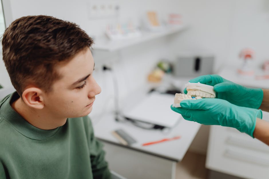 Sănătatea orală în licee: medicii stomatologi solicită integrarea în programa educațională