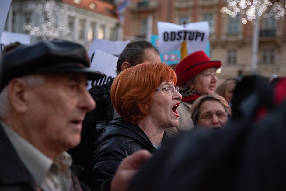 Călin Georgescu își continuă turneul național la Oradea: „Doar cu Dumnezeu înainte”