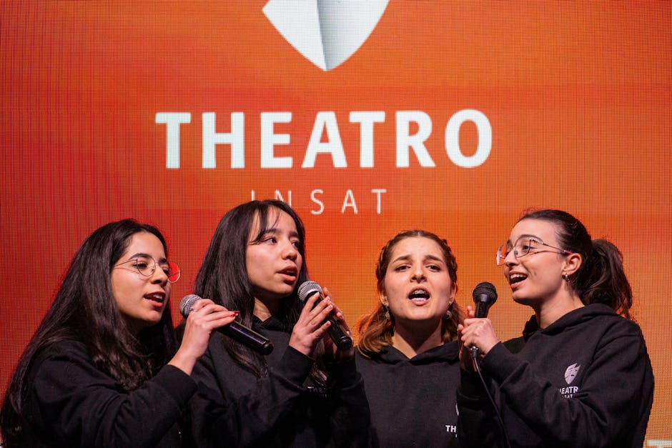 Piese de teatru despre adolescență, prezentate de elevii din Avrig