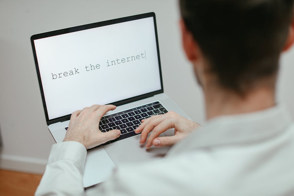 Alarmant: majoritatea copiilor din România primesc mesaje sexuale online