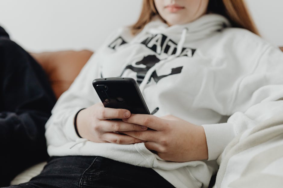Noaptea, rețelele sociale ar putea fi blocate pentru adolescenții din Marea Britanie