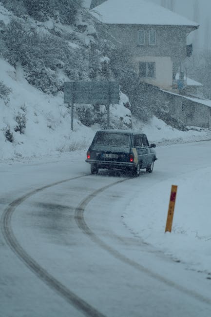 Ninsorile continuă pe Transfăgărășan: ce trebuie să știe șoferii