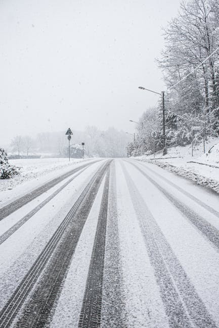 Restricții severe pe drumul spre Vârful lui Roman din cauza vremii nefavorabile