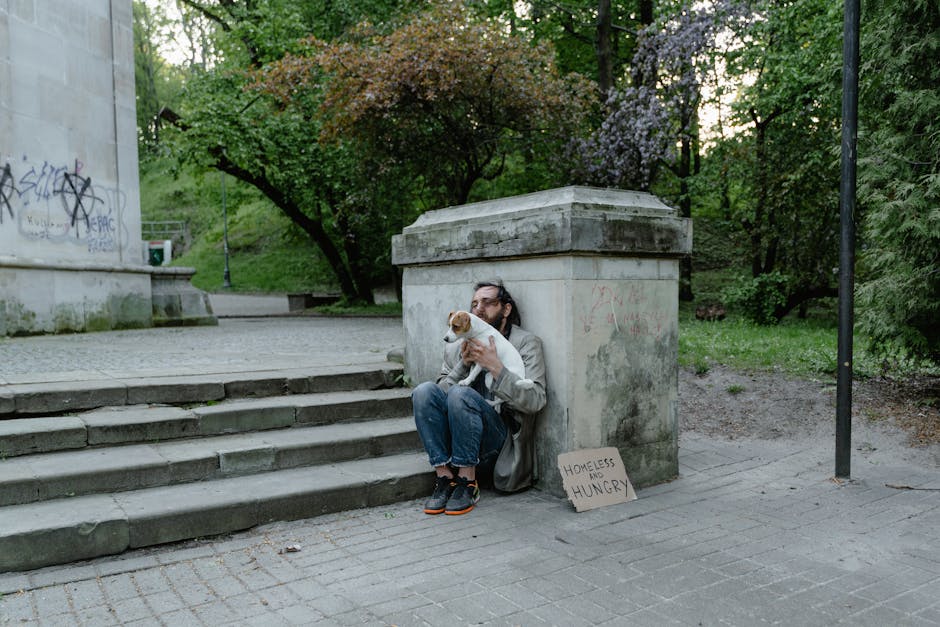 Imagini șocante în Cluj: Un copil obligat să cerșească sub supravegherea unui adult