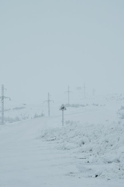 Transalpina: Zăpadă ușoară pe drum, dar circulația rămâne deschisă