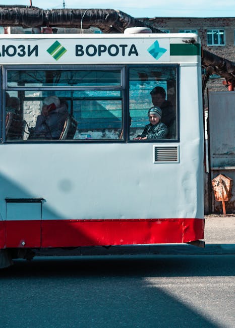 Locuitorii din două sate mureșene se confruntă cu lipsa transportului public de nouă luni