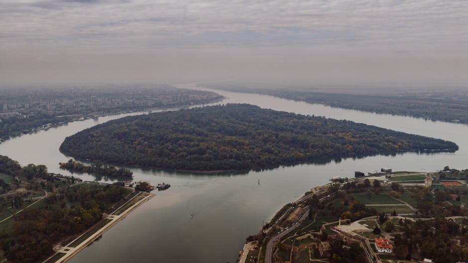 Intervenție spectaculoasă pe Dunărea Veche: cum se schimbă cursul apei pentru centrala de la Cernavodă