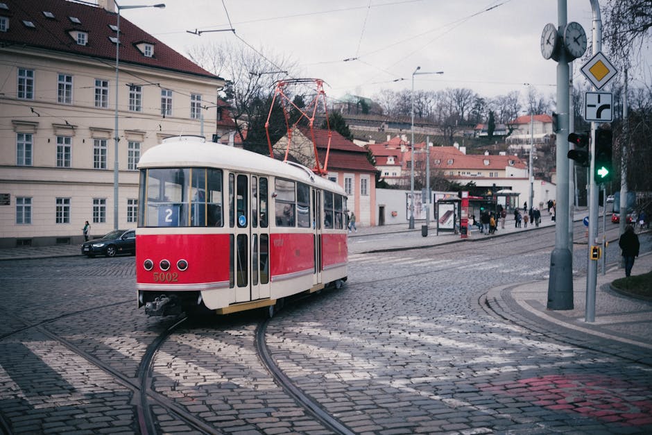 Accident grav în Praga: Doi elevi români loviți de tramvai