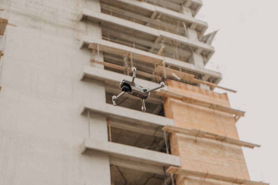Revoluția livrării materialelor de construcții prin dronă în România