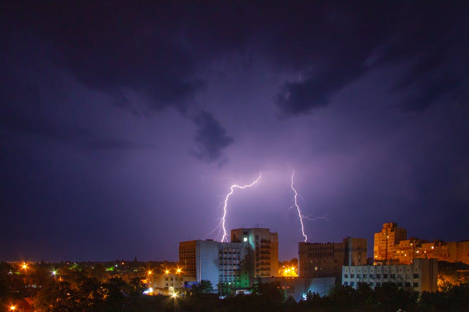 Averse și temperaturi ridicate: Bucureștiul se confruntă cu vreme instabilă