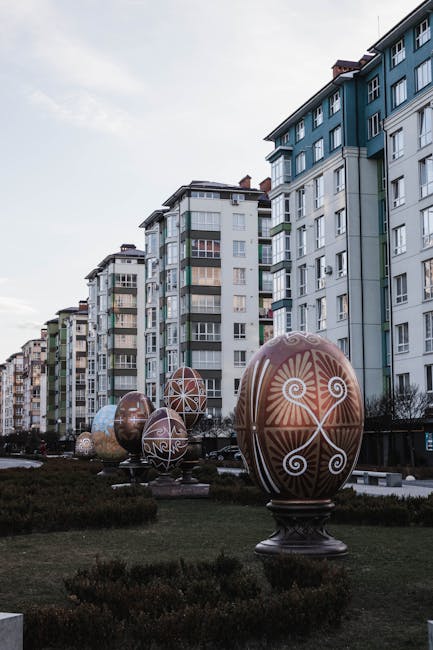 Zalău îmbracă straie festive de Paște: decorațiuni care încântă privirile