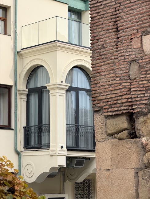 Ministrul Dezvoltării asigură că proprietarii de balcoane închise nu vor fi amendați