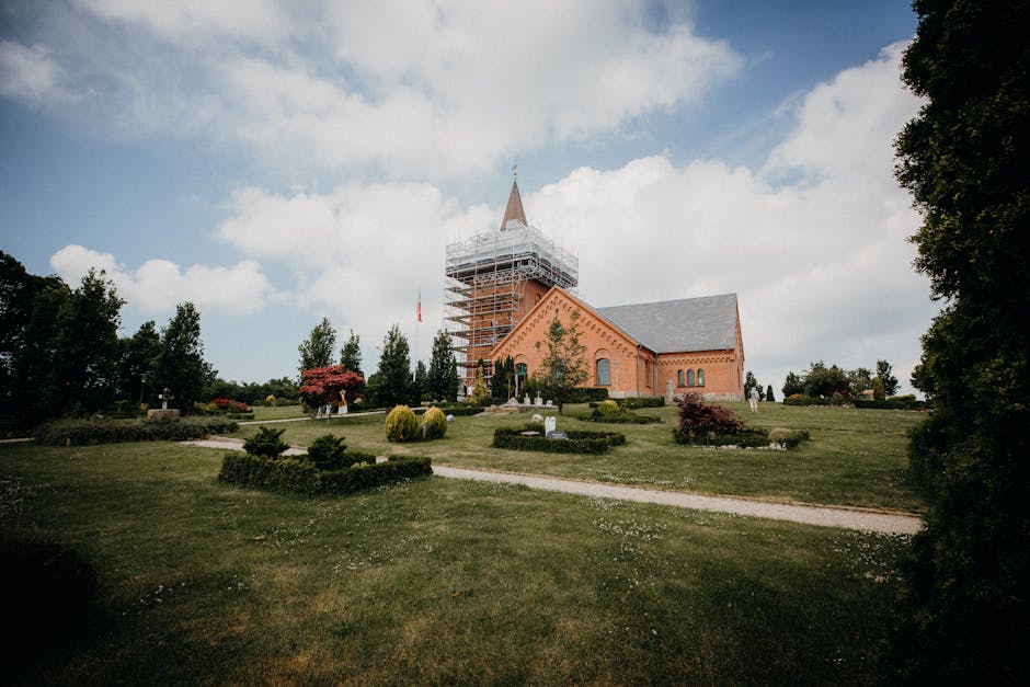 Lucrările de renovare a bisericii din Livada avansează, sărbătoarea hramului reunește comunitatea
