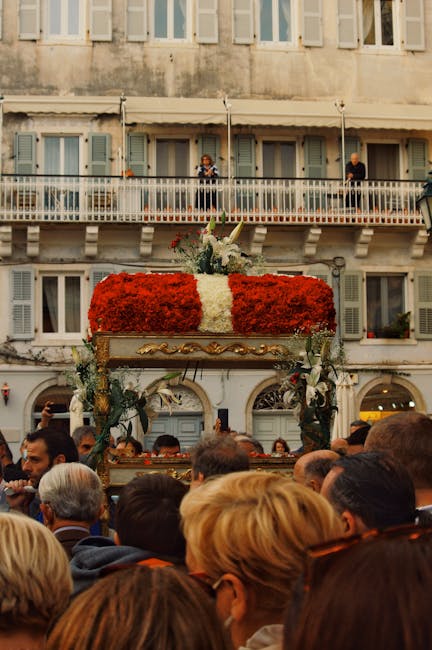 Sărbătoare florală în Hunedoara: comunitatea se unește în jurul „Crucii de flori”