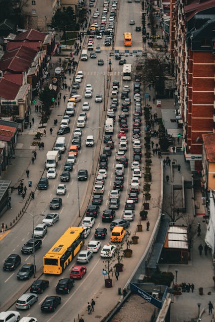 Brașov: Ambuteiaje frecvente în fața unei școli din Râșnov - Primăria face apel la părinți