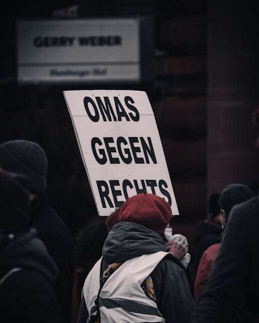 Zeci de mii de germani protestează împotriva reducerilor sociale