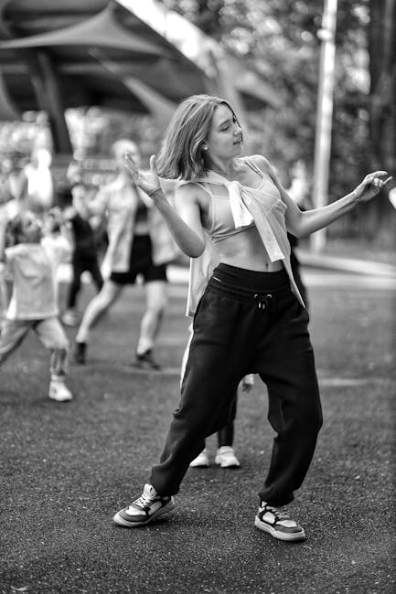 Instructor condamnat continuă să danseze cu copii, în ciuda legii