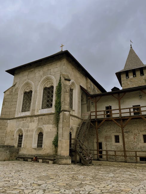 Incendiu devastator la Mănăstirea Bistriţa în noaptea de Înviere