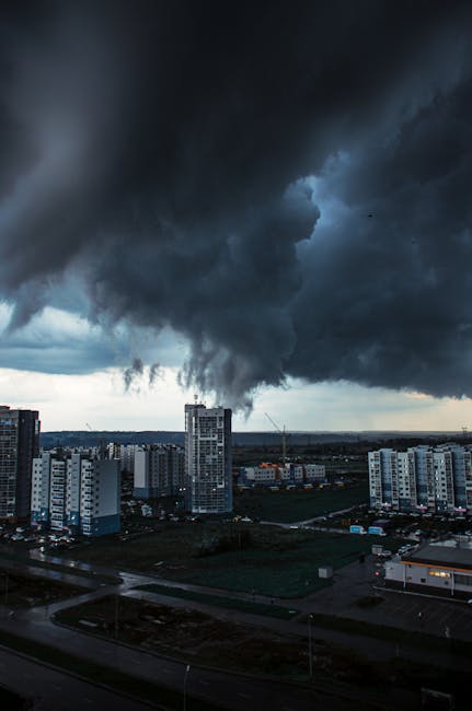 Furtuni și caniculă în Satu Mare: avertizări meteo pentru weekend