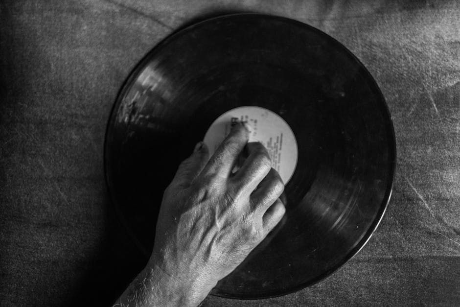 AG Weinberger lansează un album captivant ce reflectă patru decenii de carieră