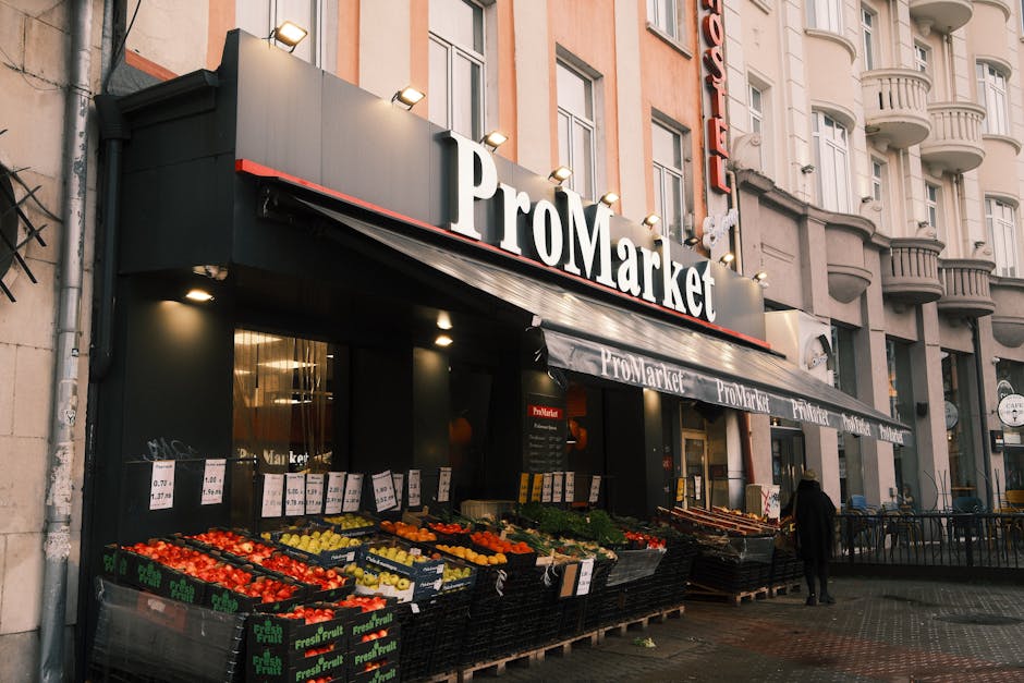 Trei bărbați reținuți după un furt de 700 de lei într-un magazin din Brașov