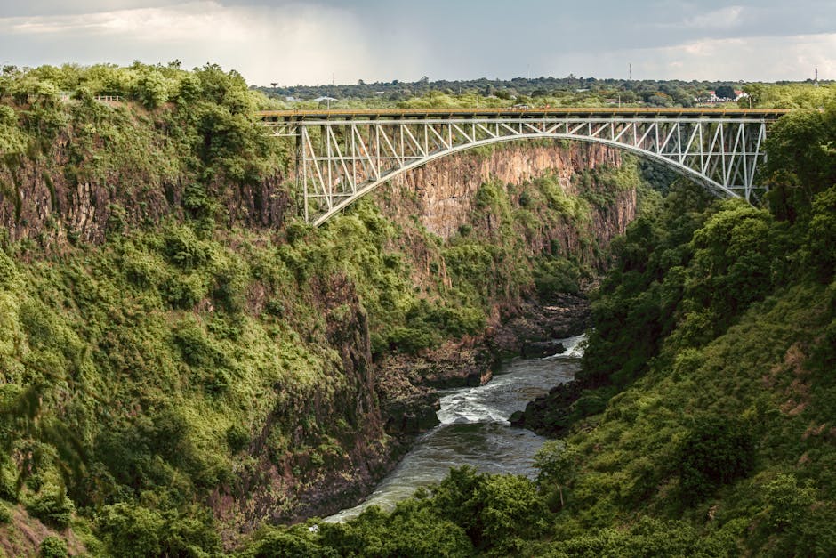 Descoperă podul magic de pe râul Zambezi, unde patru țări se întâlnesc