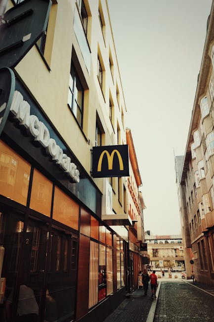 Brașovul revoluționează fast-food-ul: McDonald’s lansează un nou design inovator