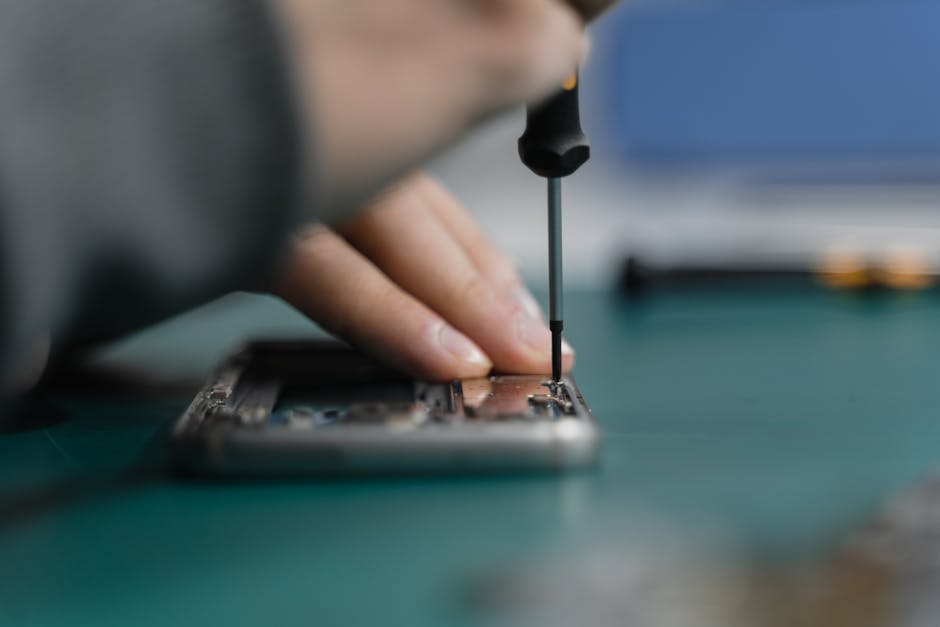 Noi reguli europene pentru reparații: telefoanele și televizoarele devin mai accesibile