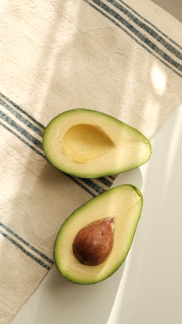 Trucuri ingenioase pentru a păstra avocado-ul proaspăt după tăiere