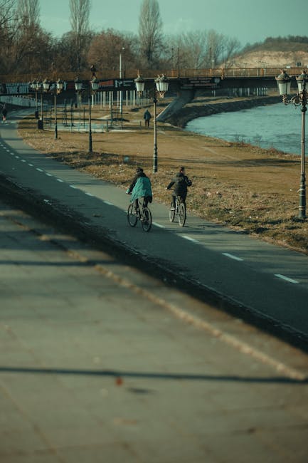 Pista de biciclete de pe malul Săsarului primește asfalt nou și continuă fără întreruperi
