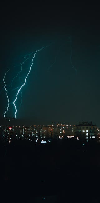 Vremea de astăzi: Ploi și vijelii, dar temperaturi în creștere