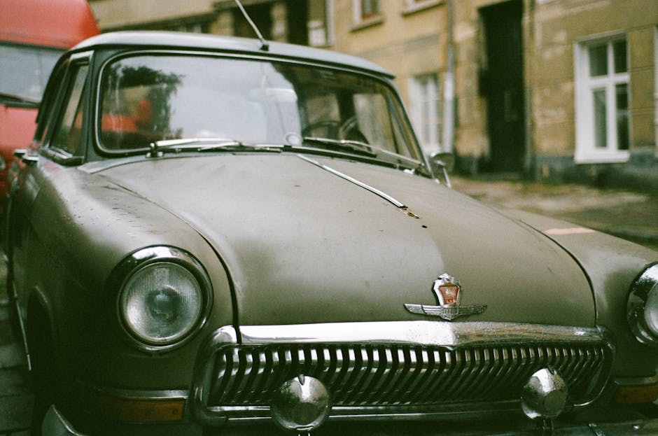 Nostalgia comunismului revine la Arad cu expoziția de automobile istorice