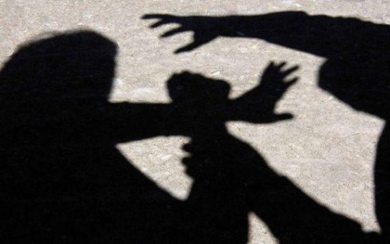 Parlamentul a adoptat legea "România fără violență". Pedepsele pentru agresori se dublează!