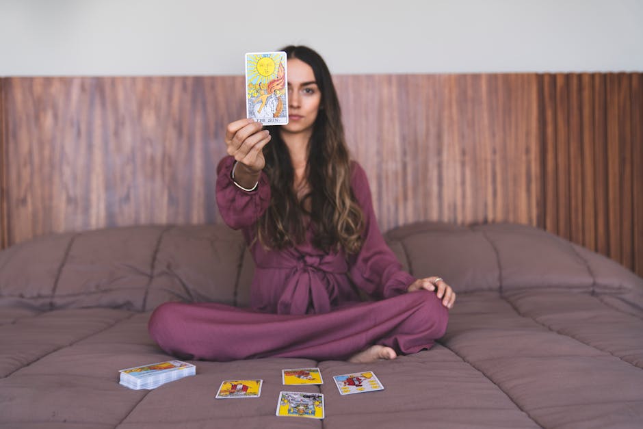 Atenție: escrocheri în spiritualitate și tarot, psihologii avertizează