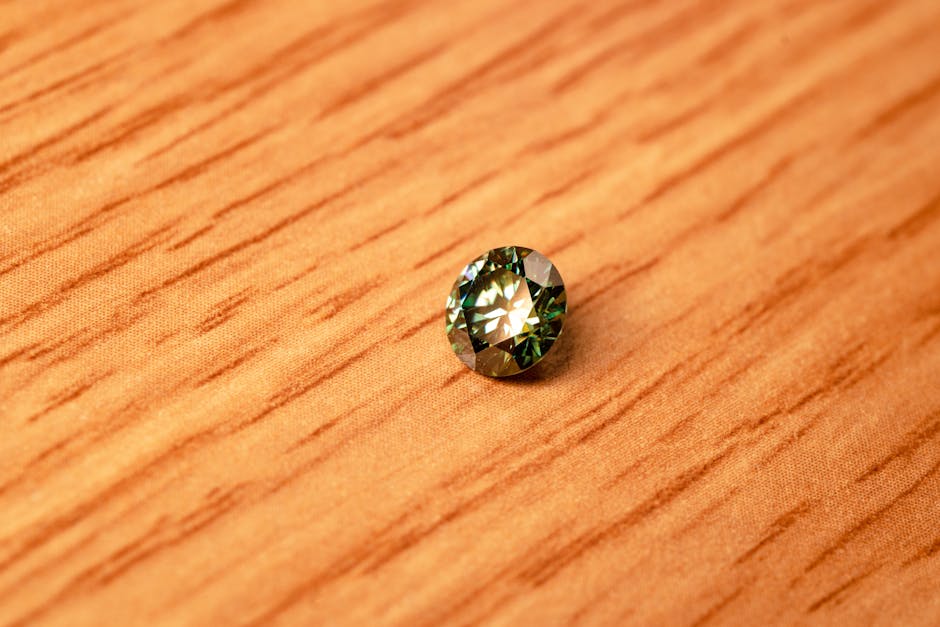 Un diamant rar scoate la licitație un preț record de aproape 15 milioane de euro