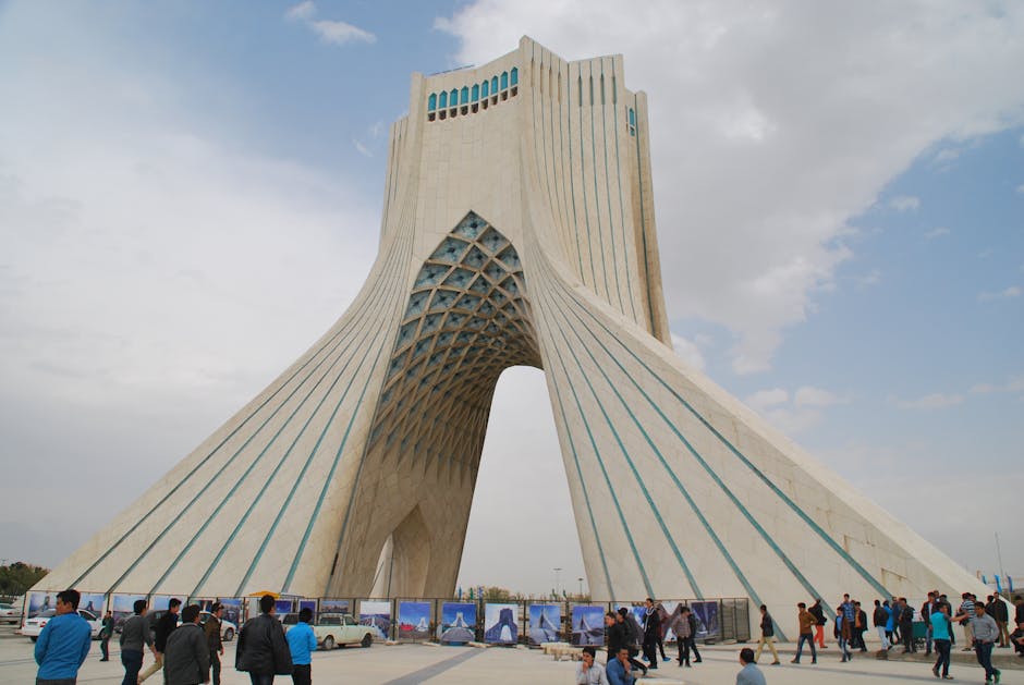 Căsătorii publice în Iran: Cupluri promit să se sacrifice în război
