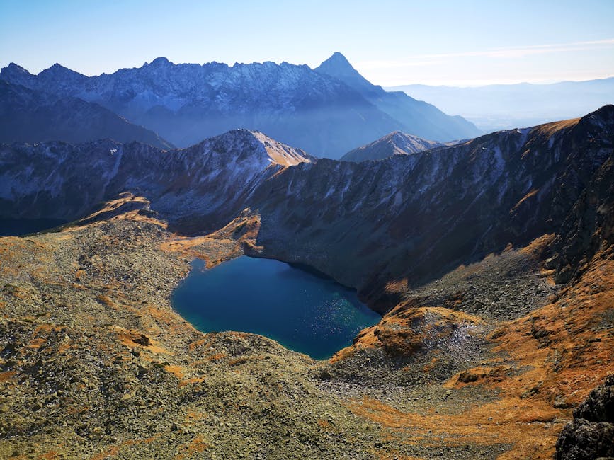 Descoperă istoria geologică a Geoparcului Gutâi-Maramureș la Lacul Albastru