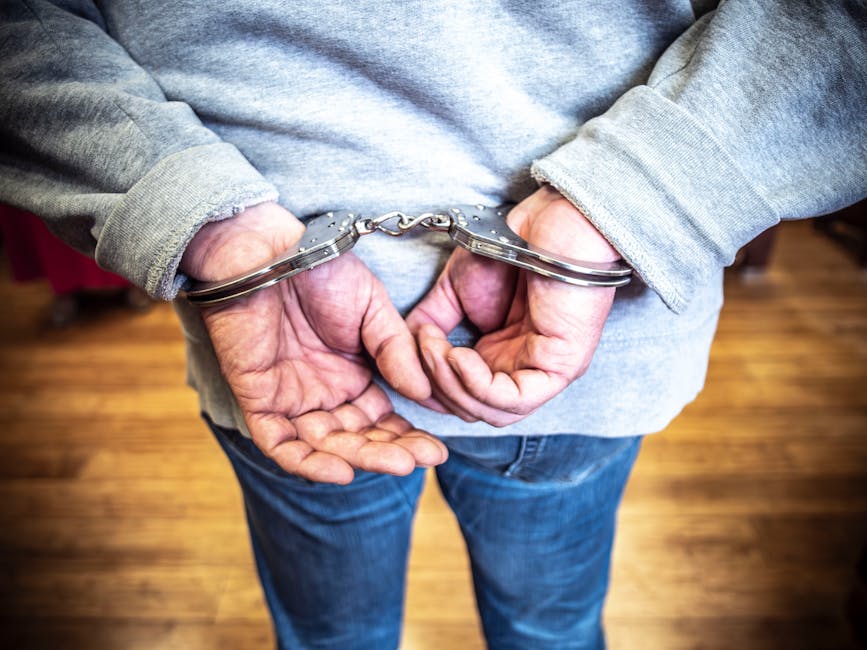 Un procuror din Caraș-Severin dat în urmărire după decizia de arestare preventivă