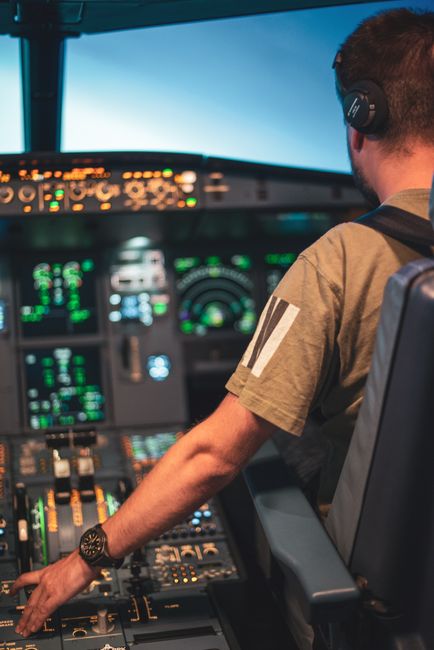 Experiența inedită a piloților de Airbus A320 într-un simulator de 12 milioane de dolari
