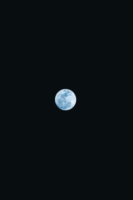 Un fenomen rar: Luna Albastră își va face apariția pe cerul României