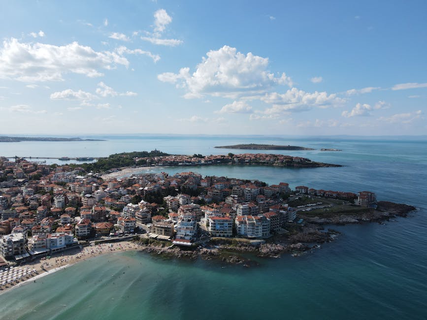 Incendiu devastator în stațiunea Sozopol: turiști evacuați în grabă